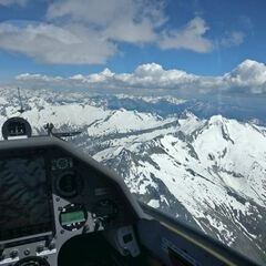 Flugwegposition um 13:40:35: Aufgenommen in der Nähe von Gemeinde Finkenberg, Österreich in 3870 Meter